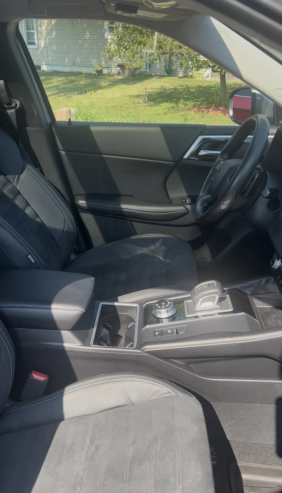 Mitsubishi Outlander interior after a Full Detail